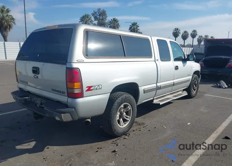 2002 Chevrolet Silverado 1500 Ls z USA, uszkodzony, nr VIN 1GCEK19T22Z227546